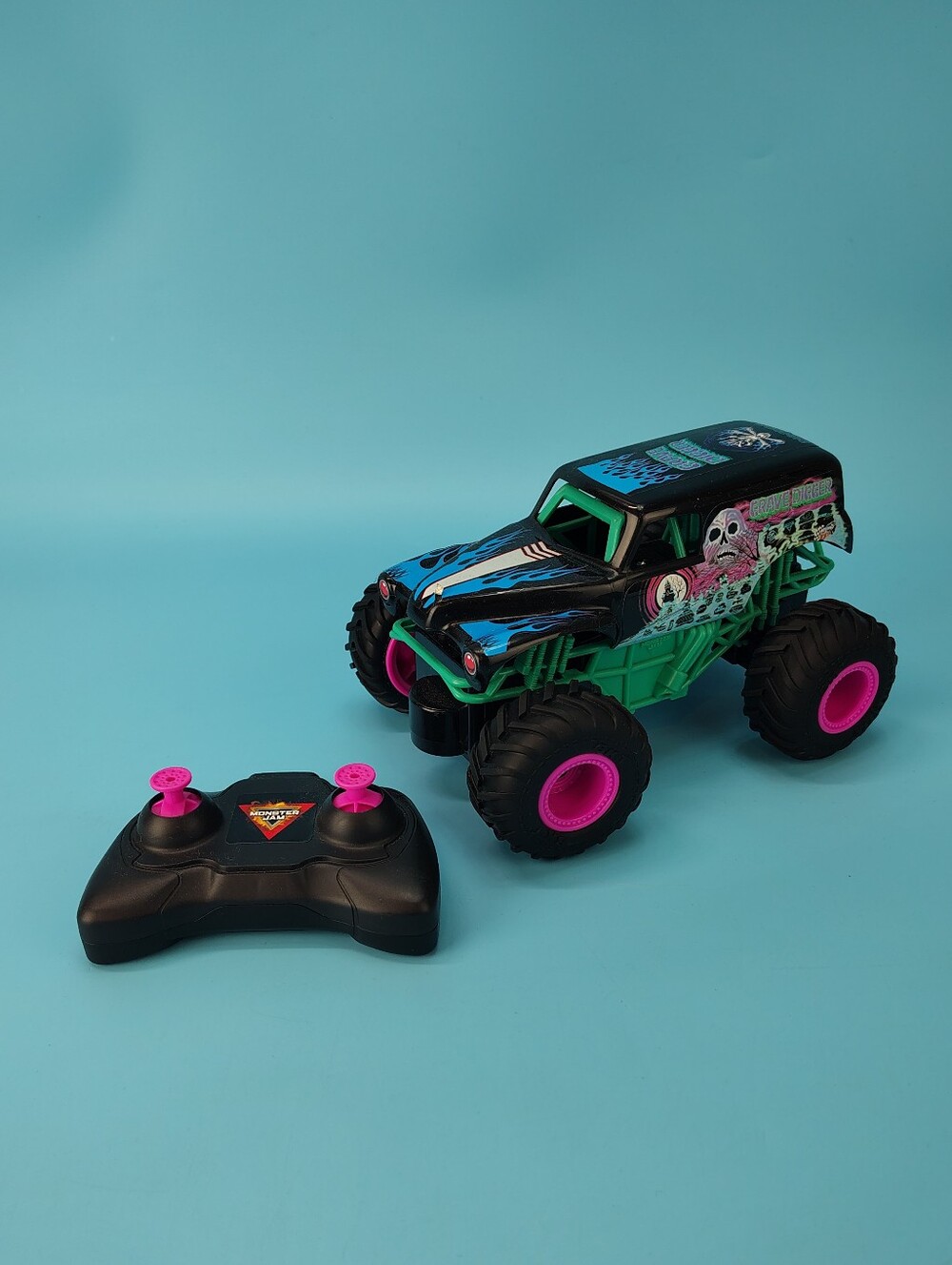 Monster Jam Grave Digger Nitro Neon Monster Truck 1:24 (With Remote) Works VG